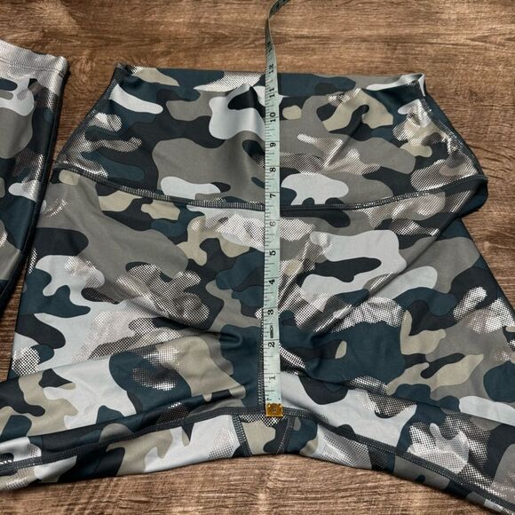Carbon Camo Print High Waist Leggings Size Medium - Picture 6 of 8